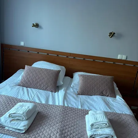 蒙纳里旅馆 卡尔帕奇