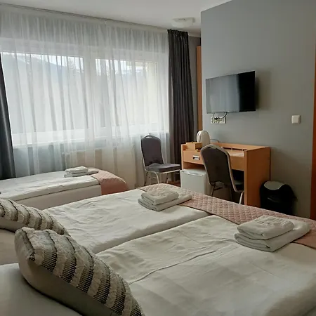 Monali Карпач